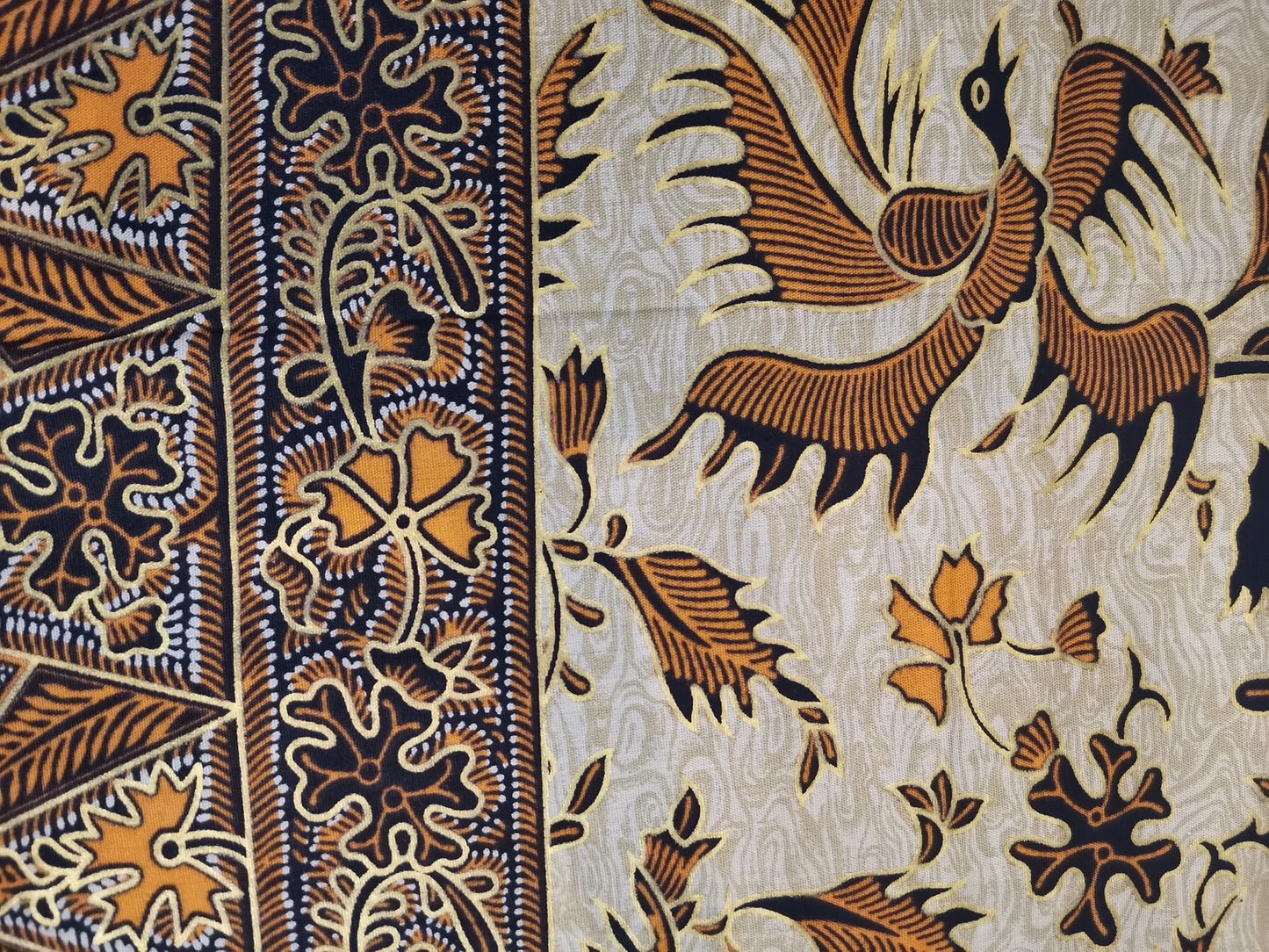 Traditionele sarong Prada Bali Burung, lichtbruin met vogels