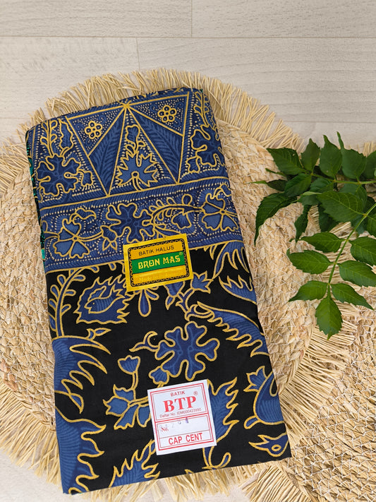 Traditionele sarong Prada Bali Burung zwart met blauwe vogels