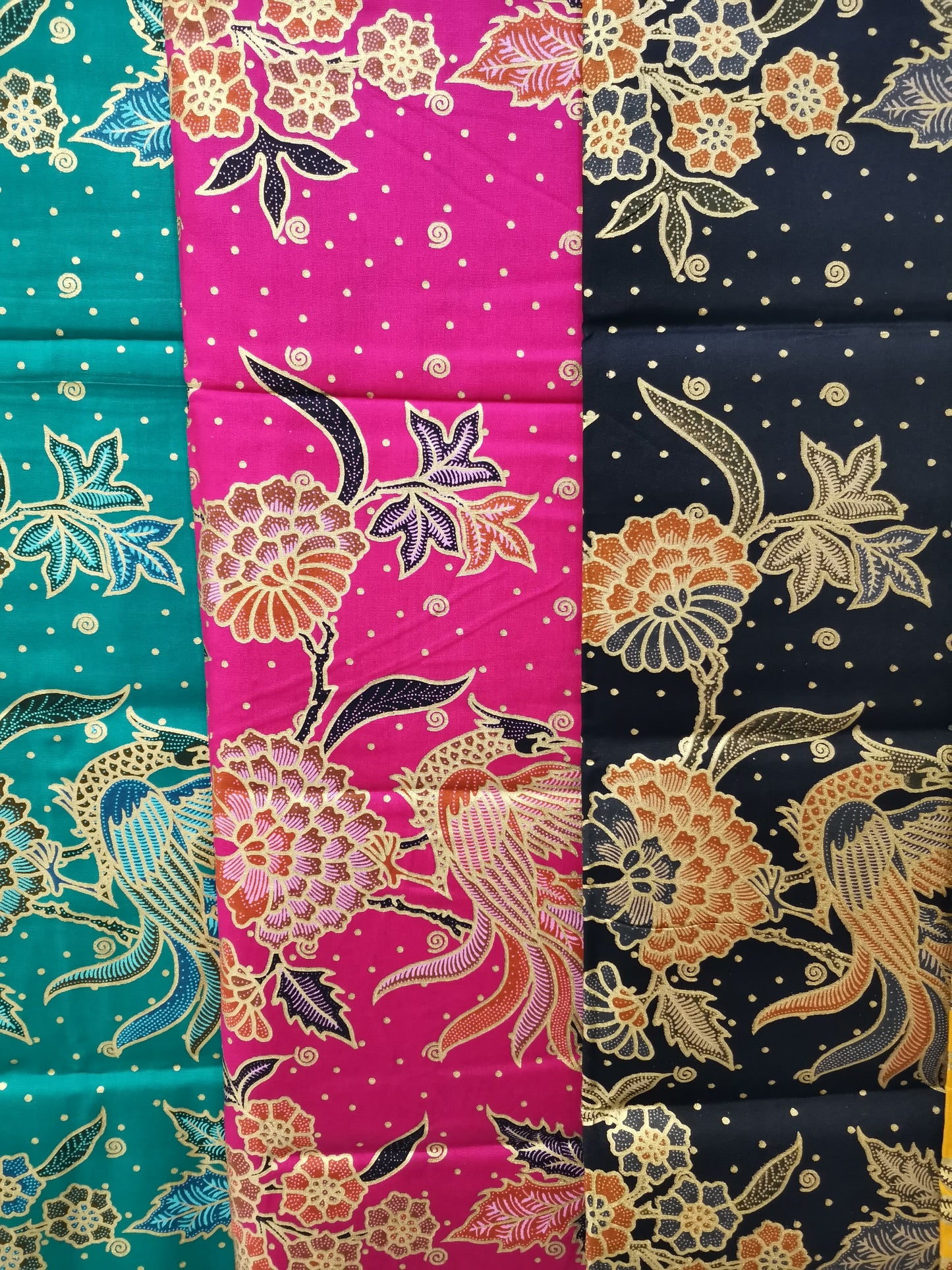 Traditionele sarong Prada Bali Batu Bulan Burung - fuchsia