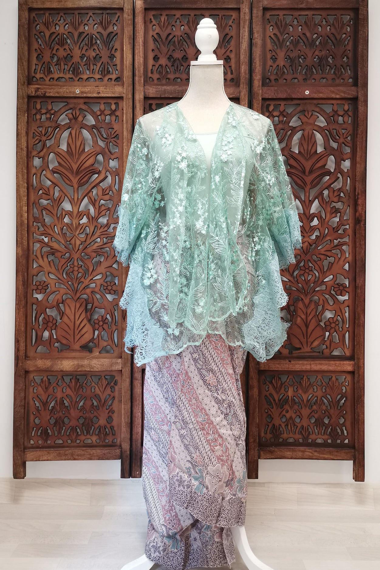 Ruime kebaya blouse, cape, mintgroen, ook voor grote maten