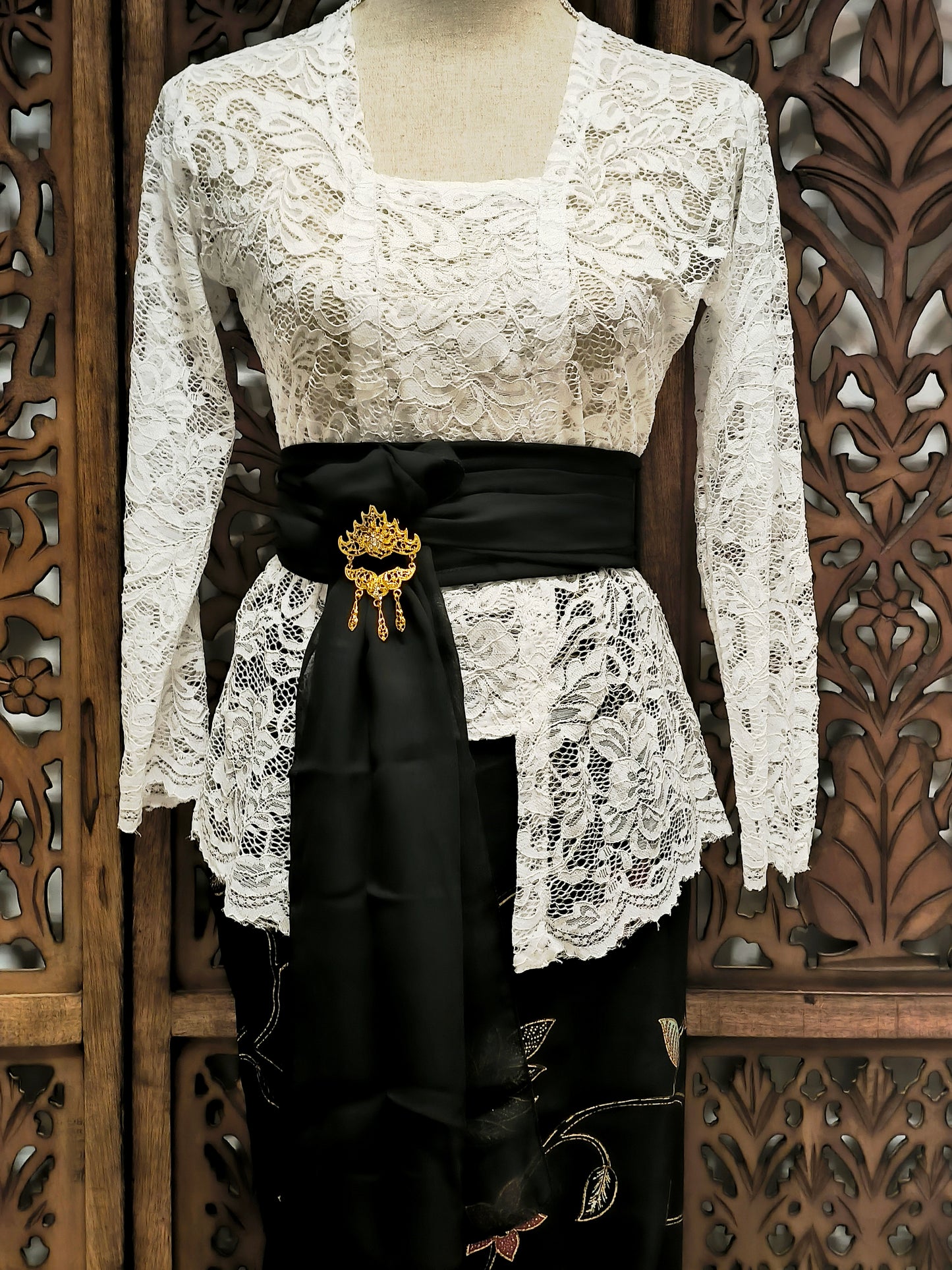 Selendang zwart, zonder broche