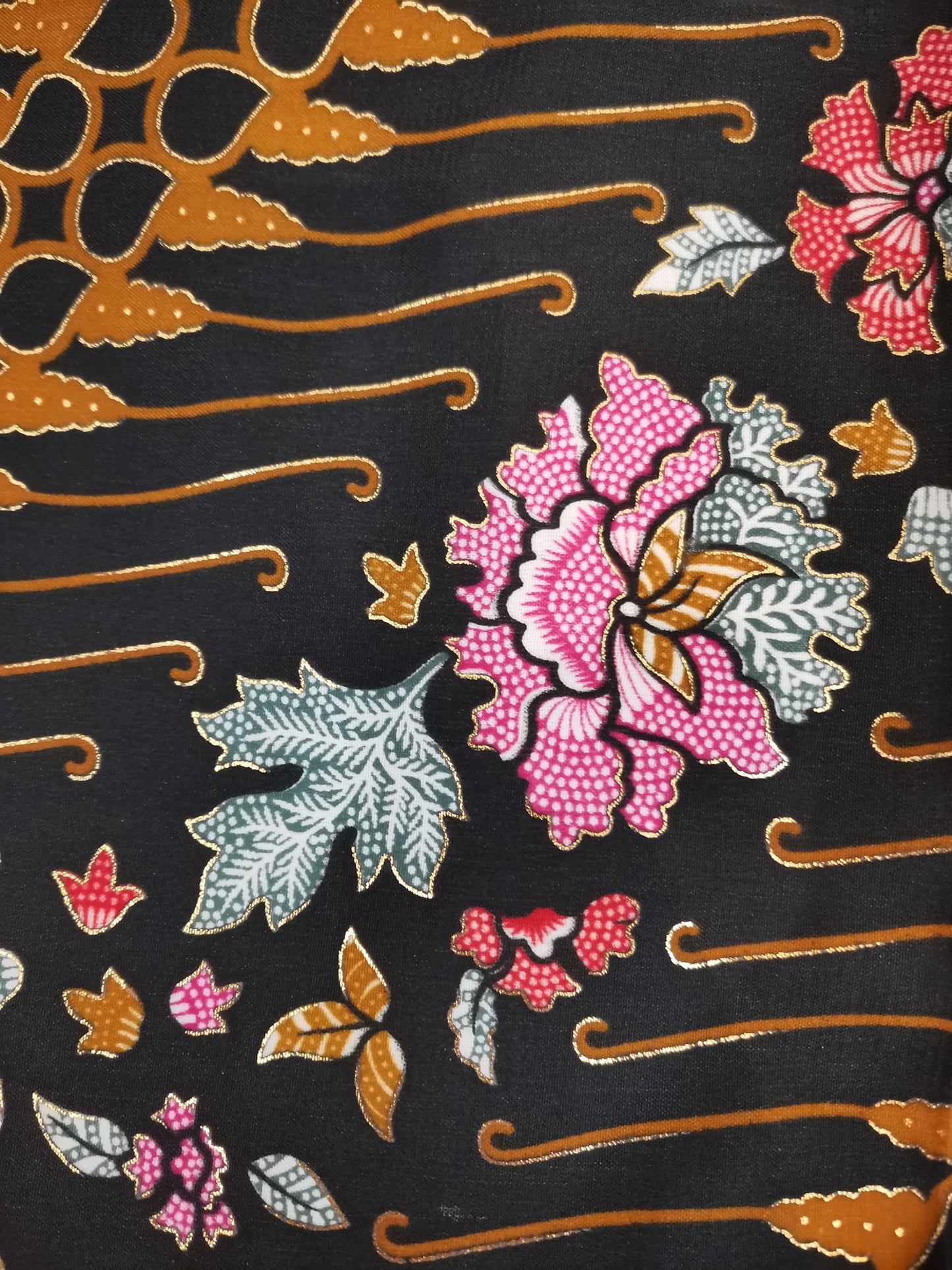 Wikkelrok sarong Kembang met gesp