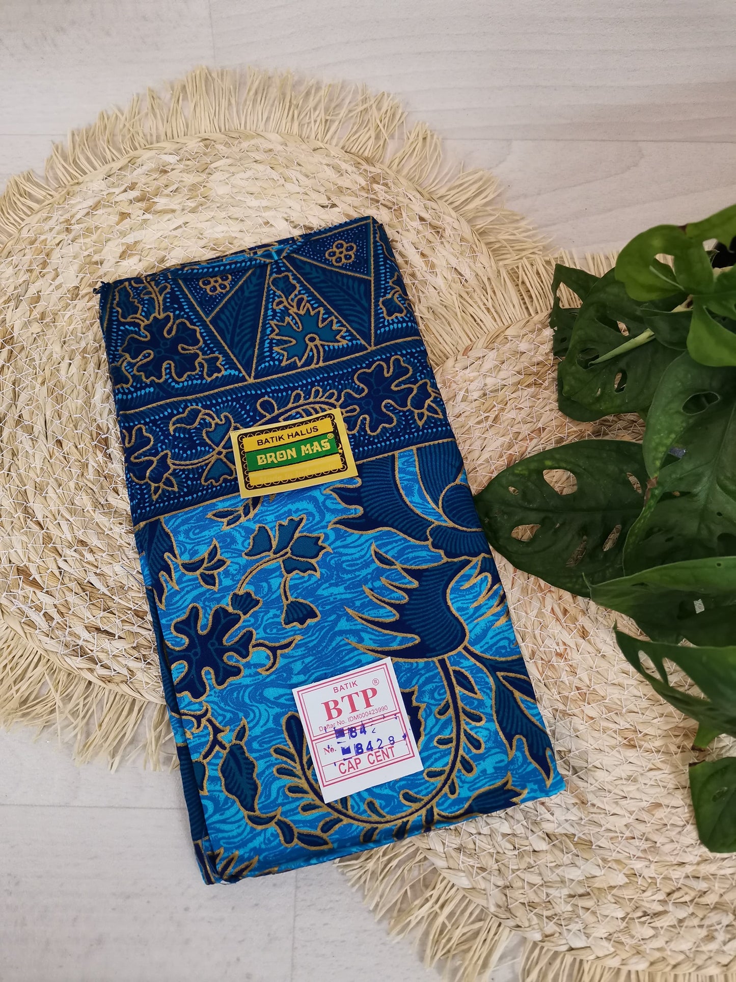 Traditionele sarong Prada Bali Burung, blauw met vogels