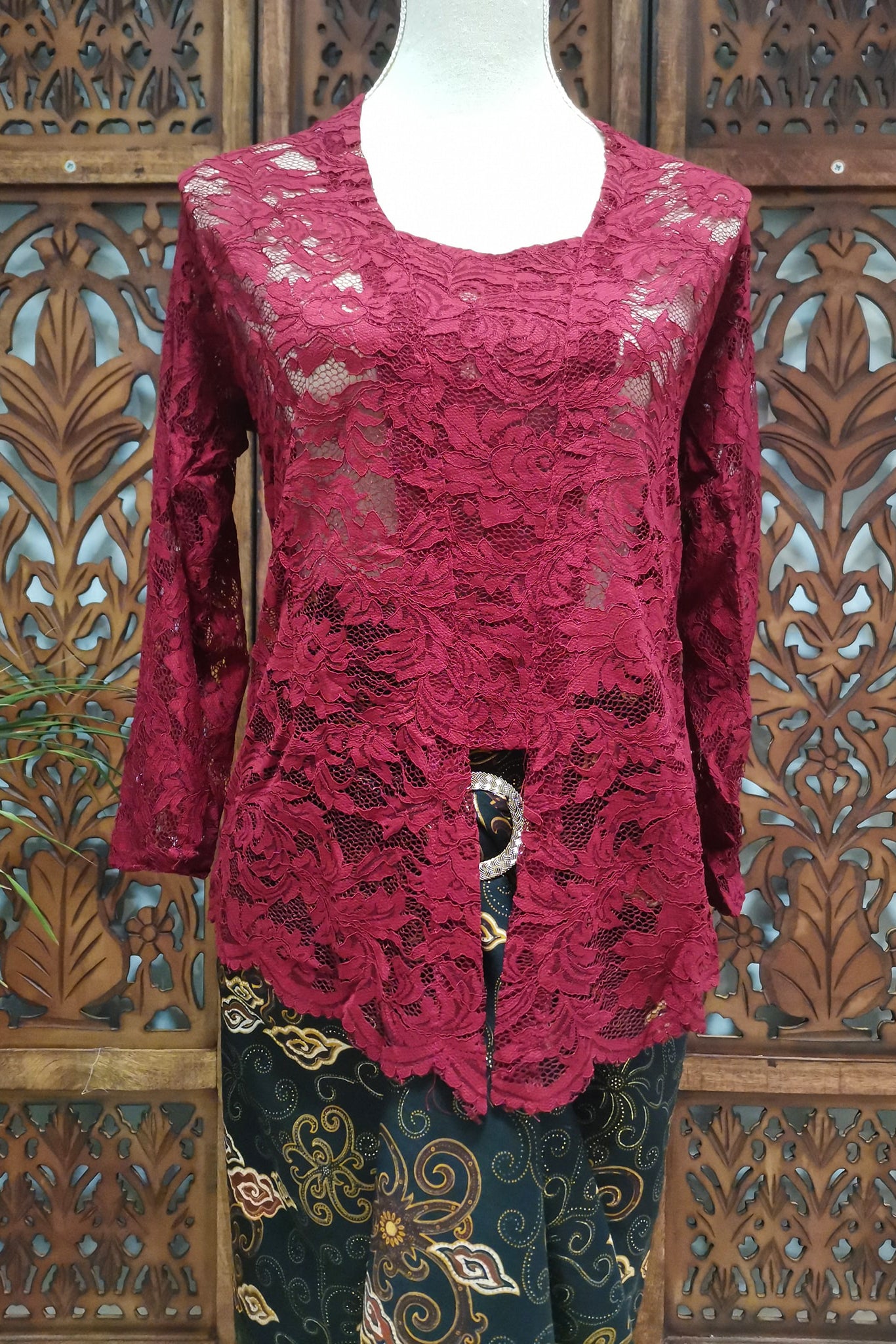 Kebaya bordeauxrood, diverse maten
