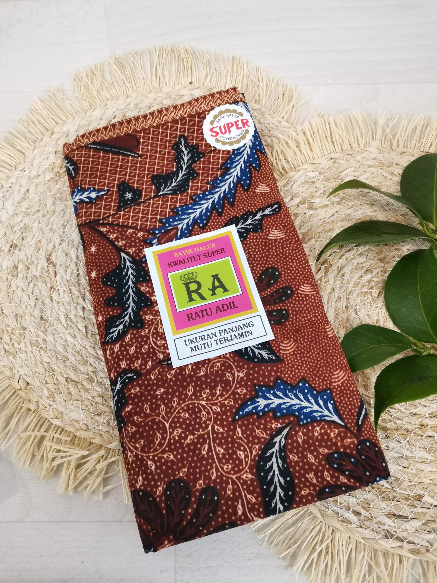 Traditionele sarong Ratu Adil model 3 Bruin