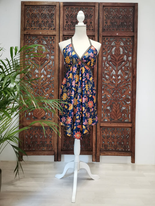 Korte zomerjurk/lange top, piramide vorm variant 12, blauw met paarse bloemen