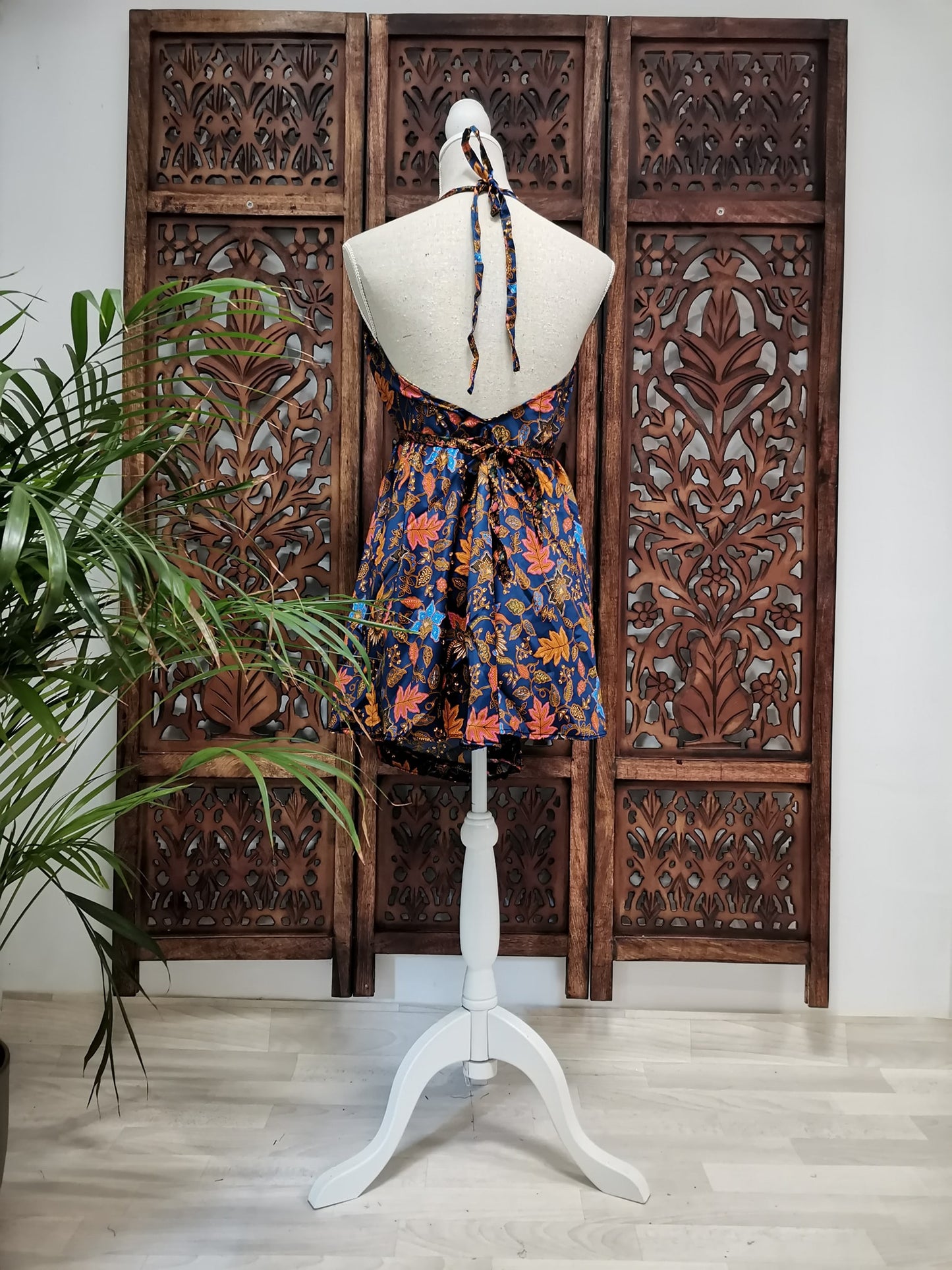 Korte zomerjurk/lange top, piramide vorm variant 13, blauw met lichtblauwe accenten