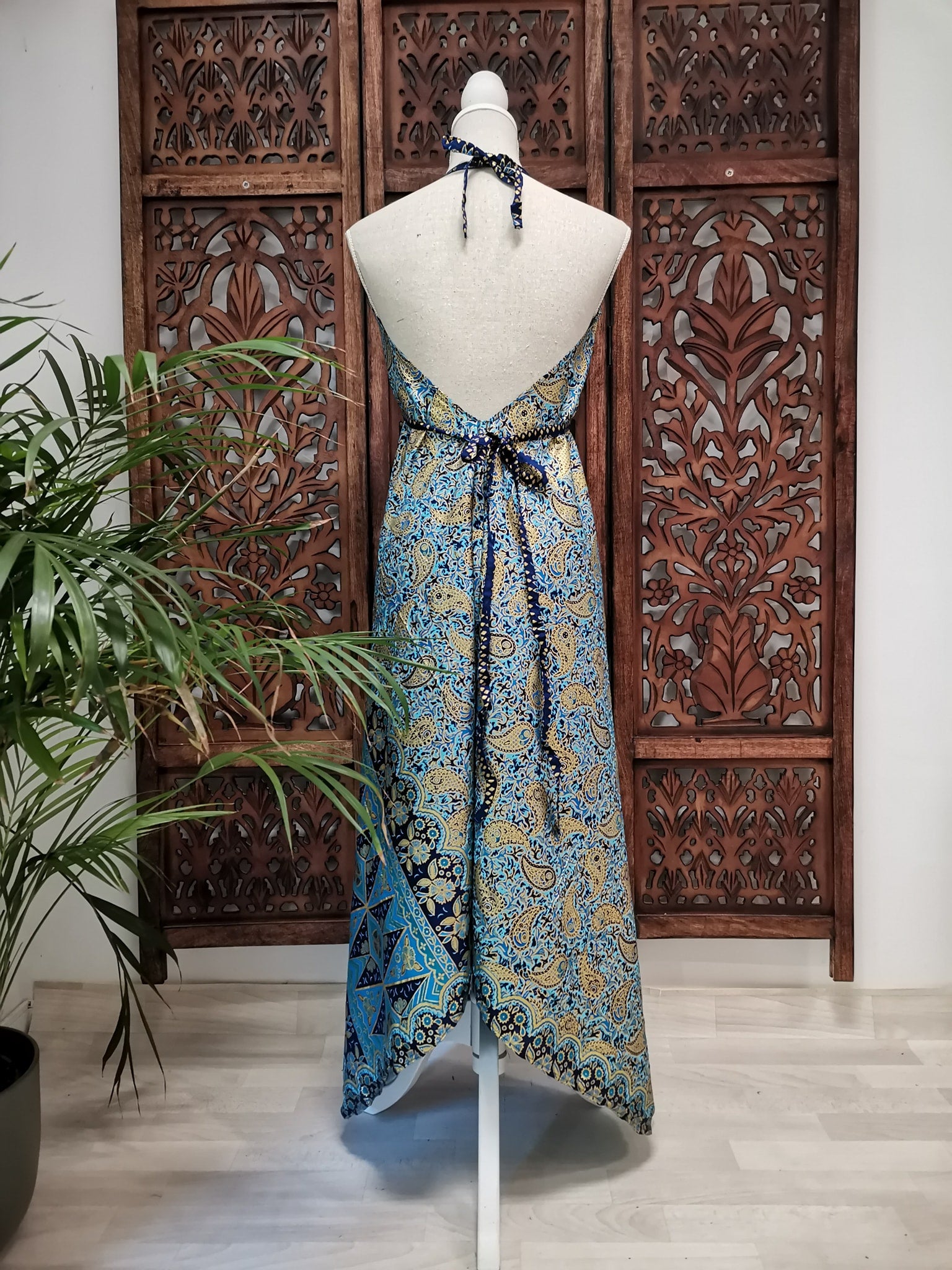 Jurk zomerjurk piramide vorm lichtblauw Sarong Batik