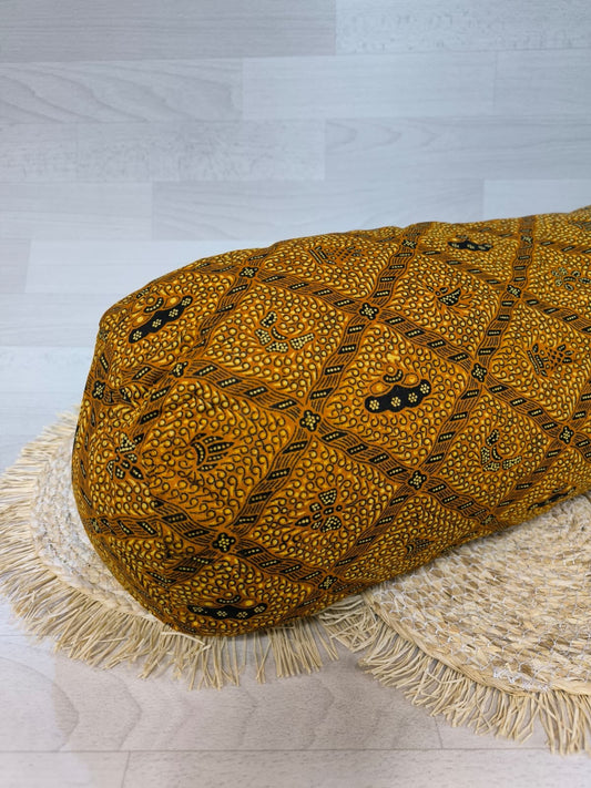 Bantal guling Batik Ceplok (wasbaar rolkussen)