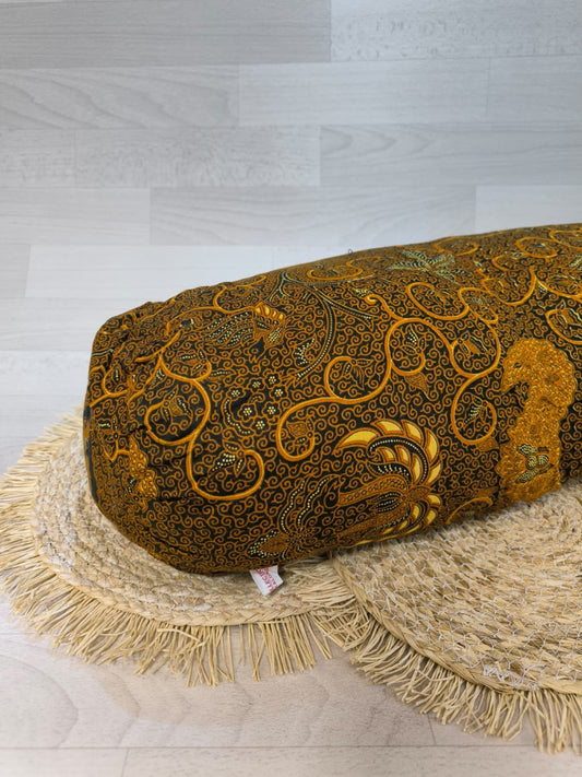 Bantal guling Batik Semen (wasbaar rolkussen)