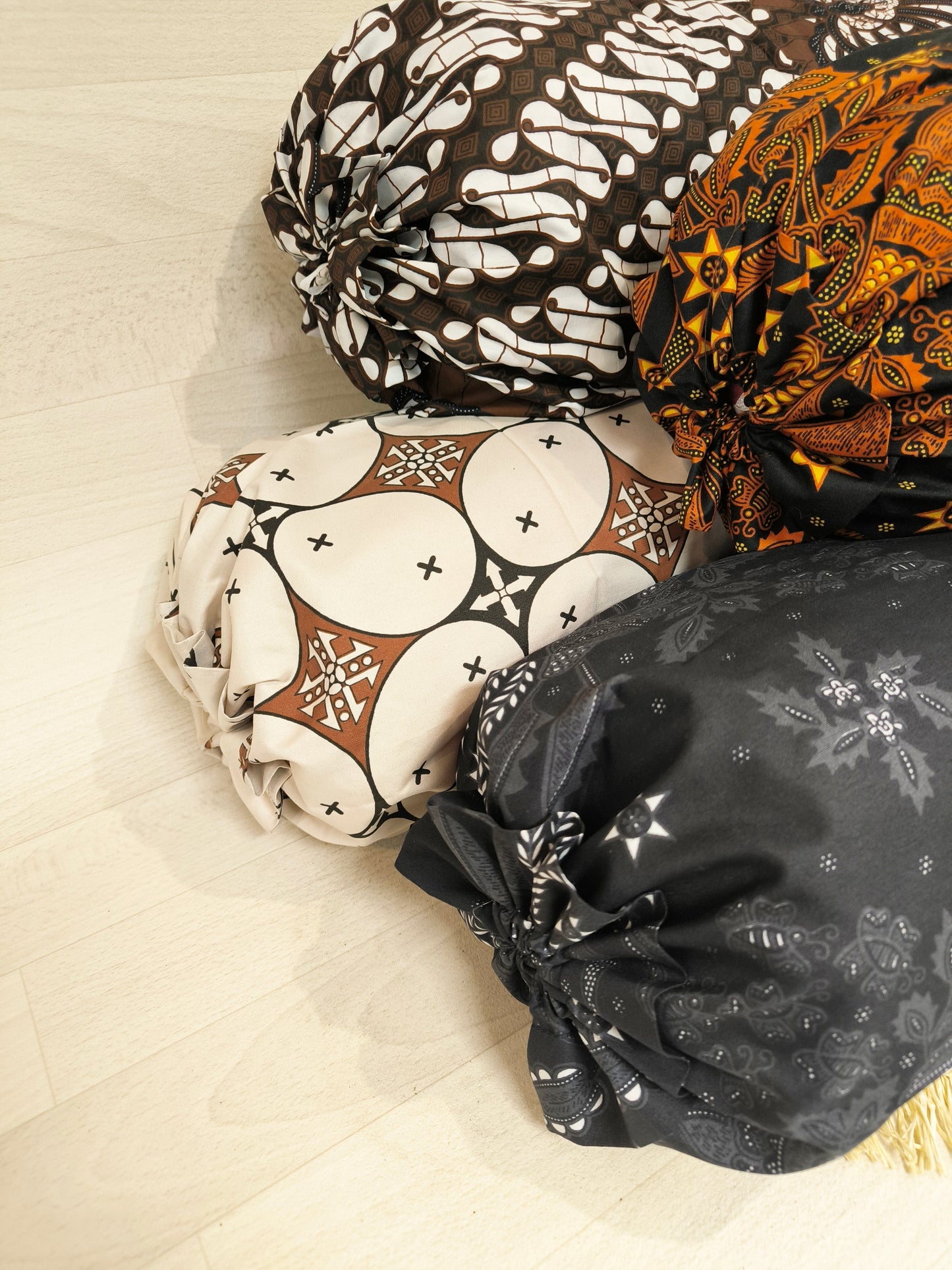 Kussensloop voor bantal guling, batik Pekalongan