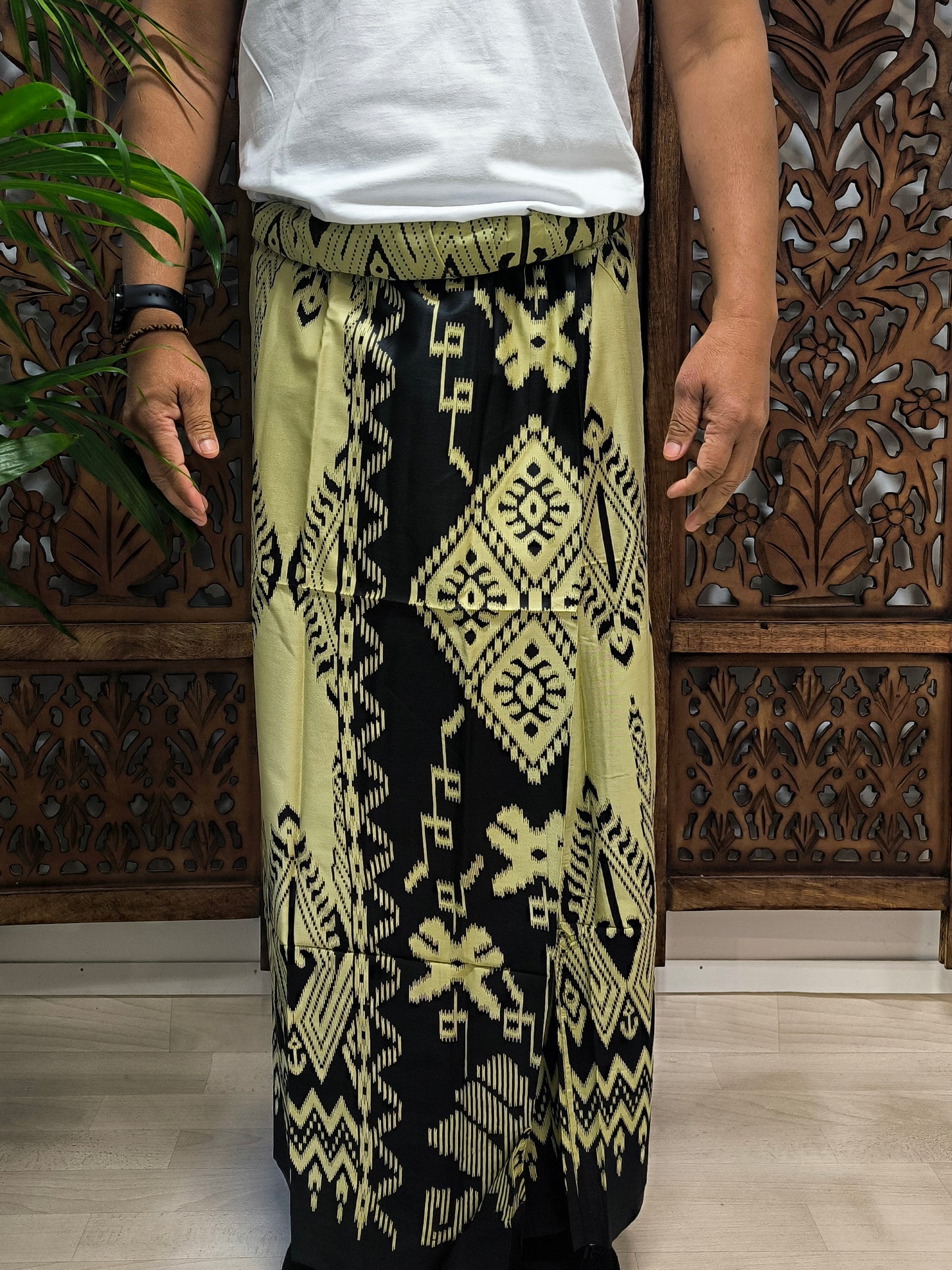 Herensarong, Tribuana Cream