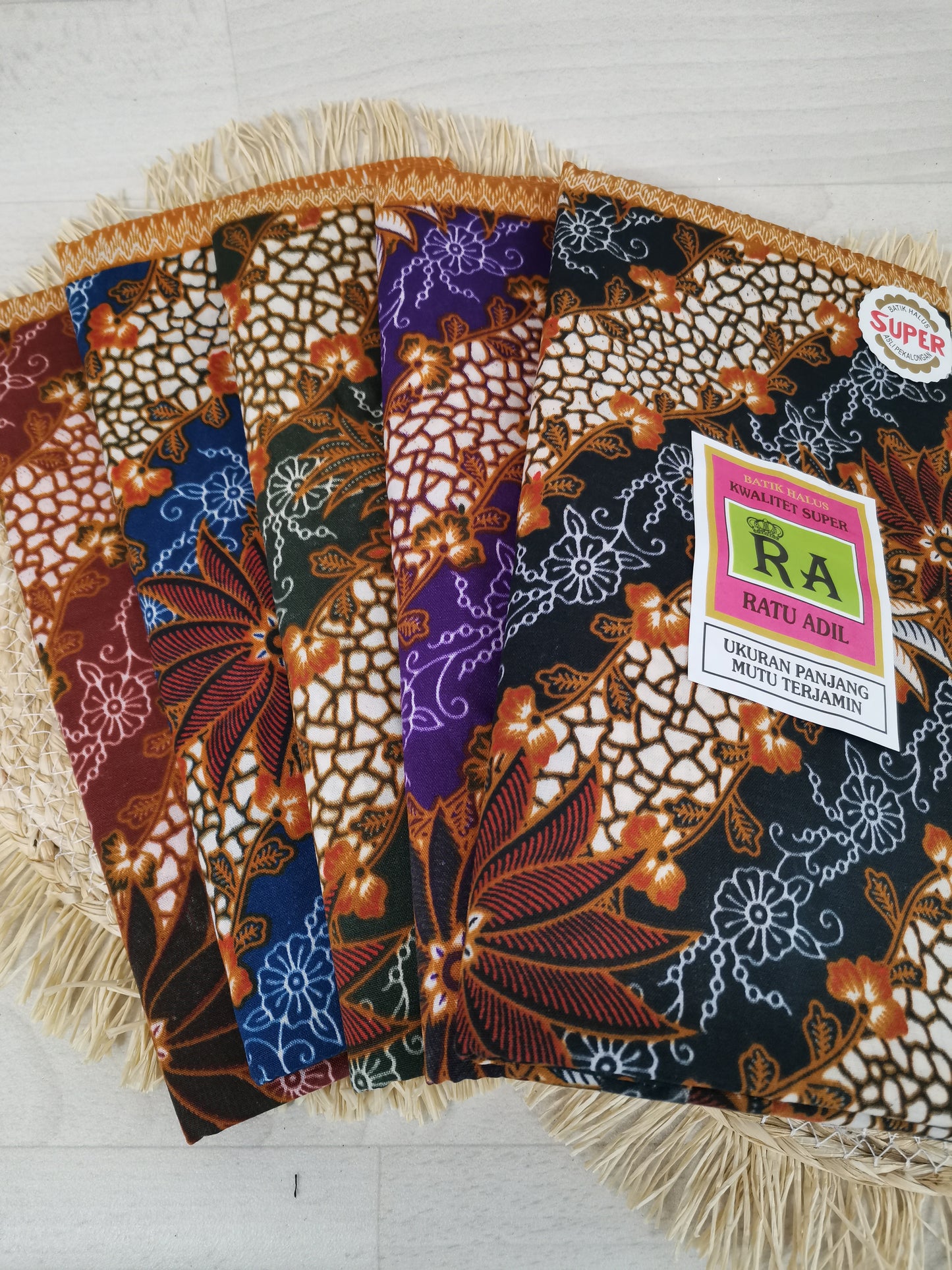 Traditionele sarong Ratu Adil model 1 rood