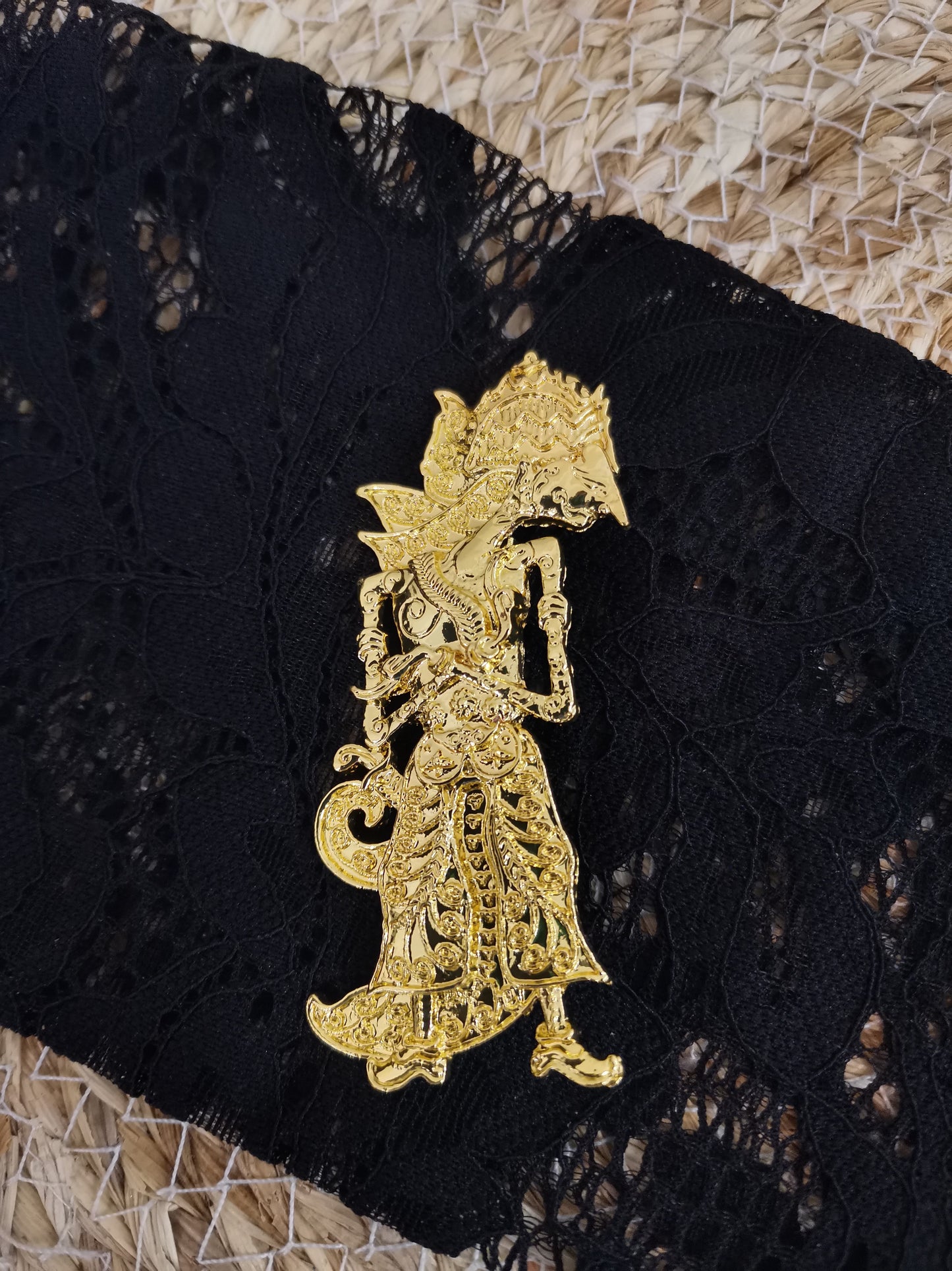 Broche wayang Suhita