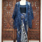 Ruime kebaya blouse, cape, donkerblauw, ook voor grote maten