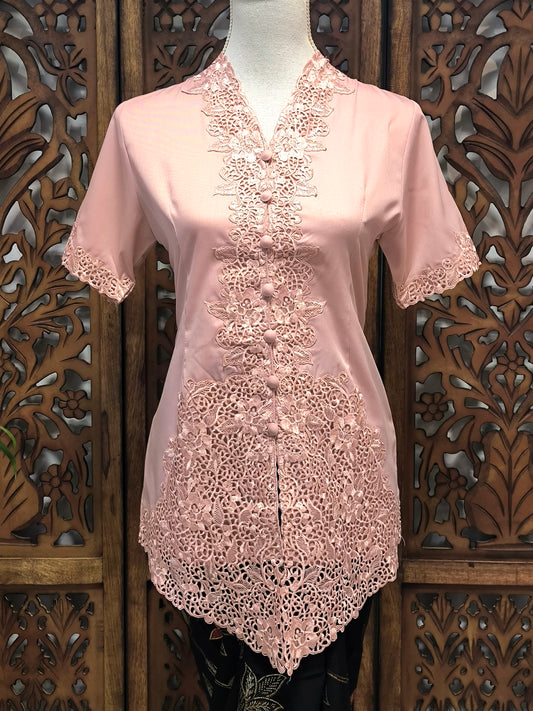Kebaya met korte mouwen