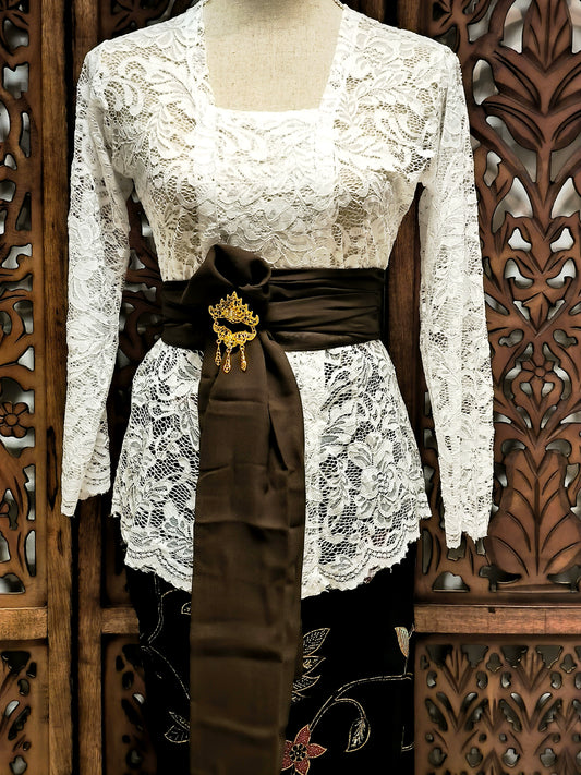 Selendang bruin, zonder broche