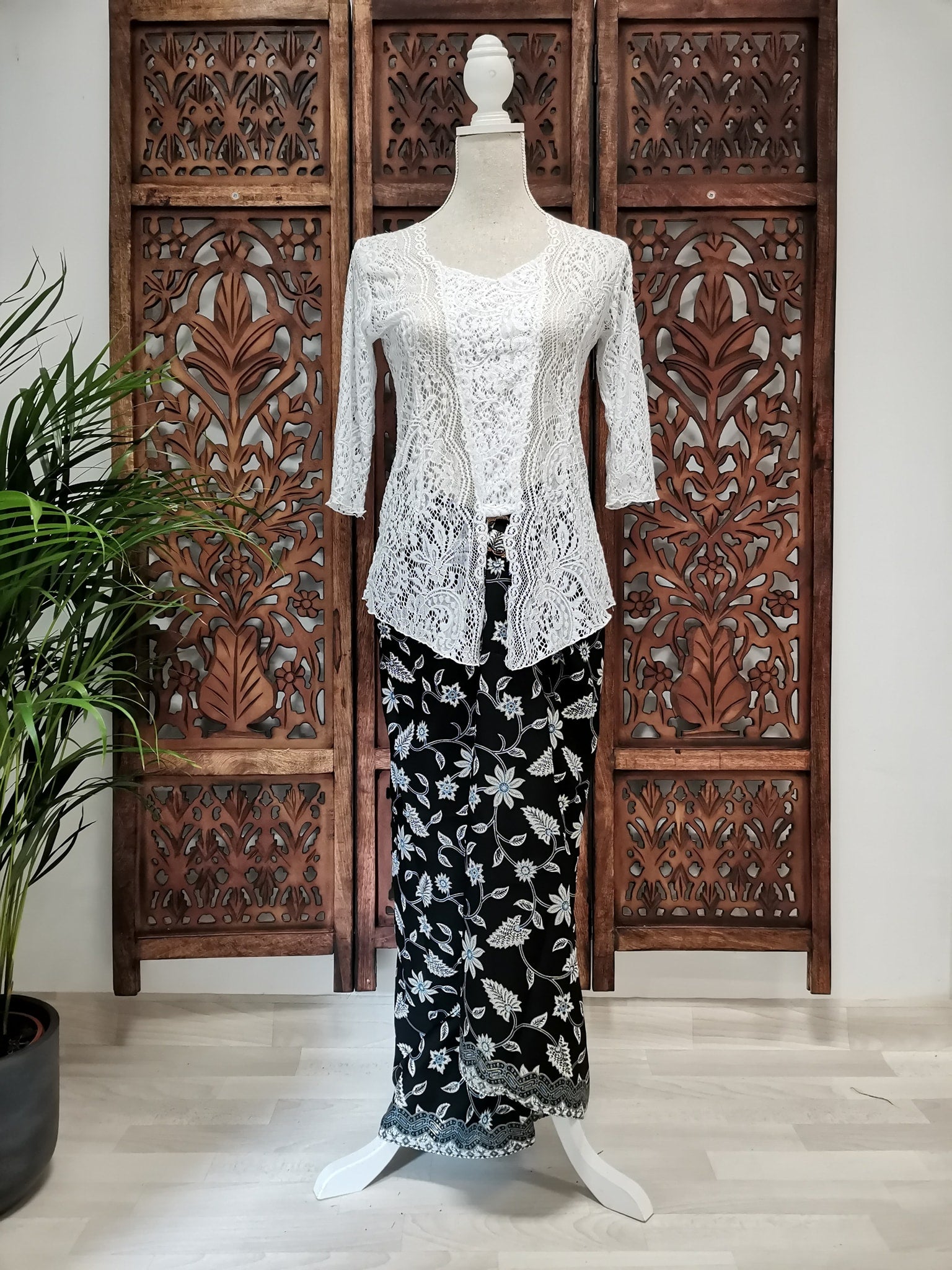 Wikkelrok sarong Melati met gesp Sarong Batik
